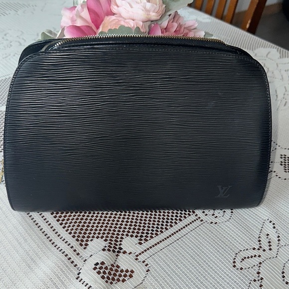 Louis Vuitton Black Textured Leather Bag - Picture 1 of 8